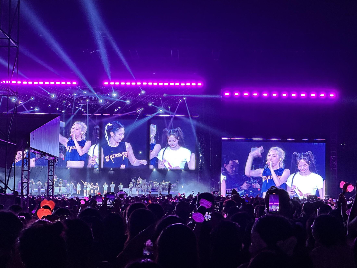 Gần 67 nghìn khán giả vỡ òa cảm xúc trong hai đêm diễn của BlackPink. Ảnh: Như Ý Gần 67 nghìn khán giả vỡ òa cảm xúc trong hai đêm diễn của BlackPink. Ảnh: Như Ý