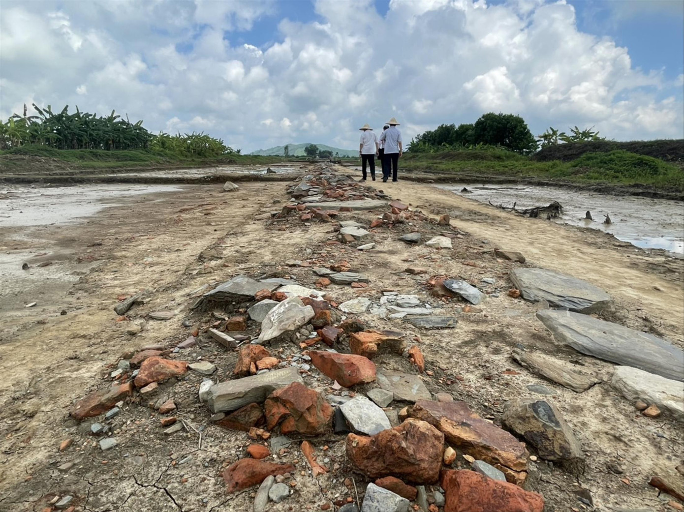 Nhiều dấu tích kiến trúc quan trọng của kinh đô được phát lộ trong quá trình khai quật tại Thành nhà Hồ