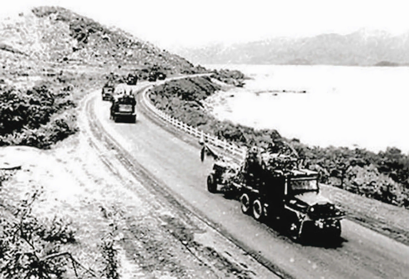 Quân giải phóng tiến về thị xã Nha Trang ngày 2/4/1975. Ảnh: Ban Tuyên giáo và Dân vận Tỉnh ủy Khánh Hòa