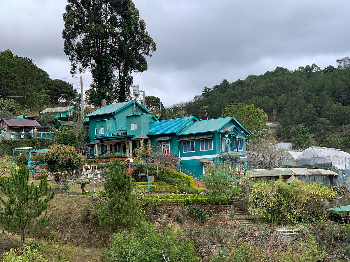 Căn biệt thự nhà vườn màu xanh đồ sộ, rộng cả héc-ta trên đất nông nghiệp ở phường 10, Đà Lạt