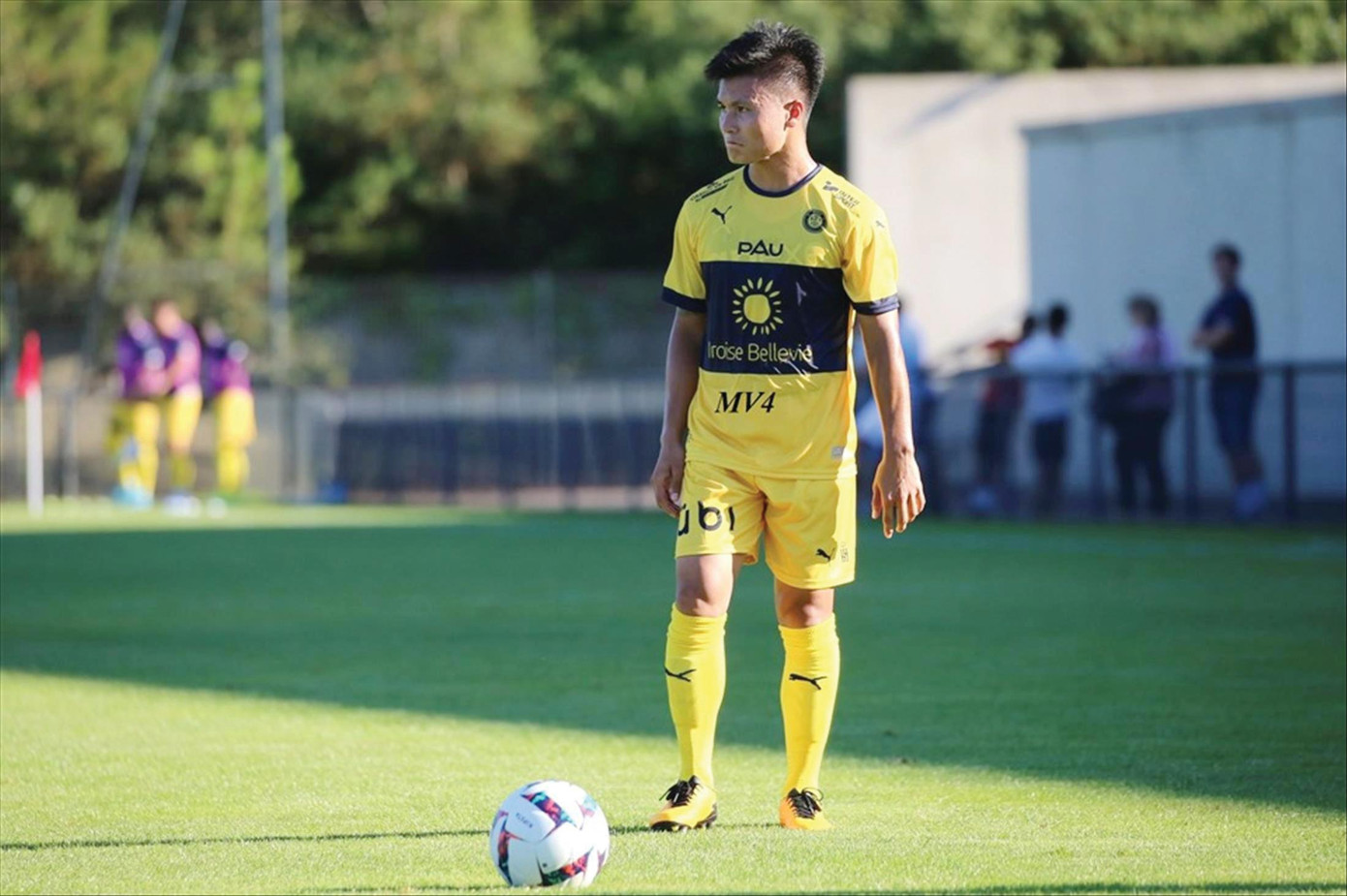 Quang Hải đã có những trải nghiệm đầu tiên ở Ligue 2