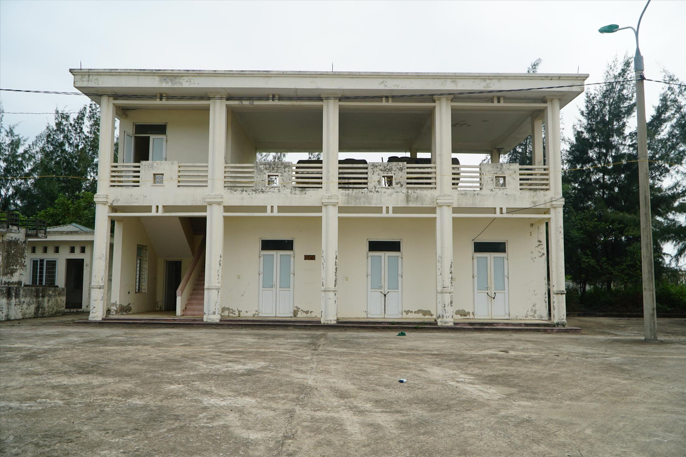 Trụ sở cảng cá ở xã Hoằng Phụ, huyện Hoằng Hoá (Thanh Hoá) bỏ không nhiều năm Trụ sở cảng cá ở xã Hoằng Phụ, huyện Hoằng Hoá (Thanh Hoá) bỏ không nhiều năm