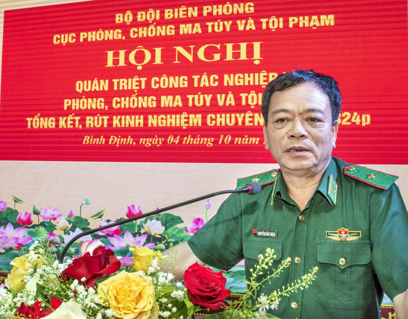 Thiếu tướng Nguyễn Văn Thiện, Phó Tư lệnh Bộ đội biên phòng khuyến cáo người dân cảnh giác trước thủ đoạn mới của tội phạm buôn bán người Ảnh: Lê Văn Chương Thiếu tướng Nguyễn Văn Thiện, Phó Tư lệnh Bộ đội biên phòng khuyến cáo người dân cảnh giác trước thủ đoạn mới của tội phạm buôn bán người Ảnh: Lê Văn Chương