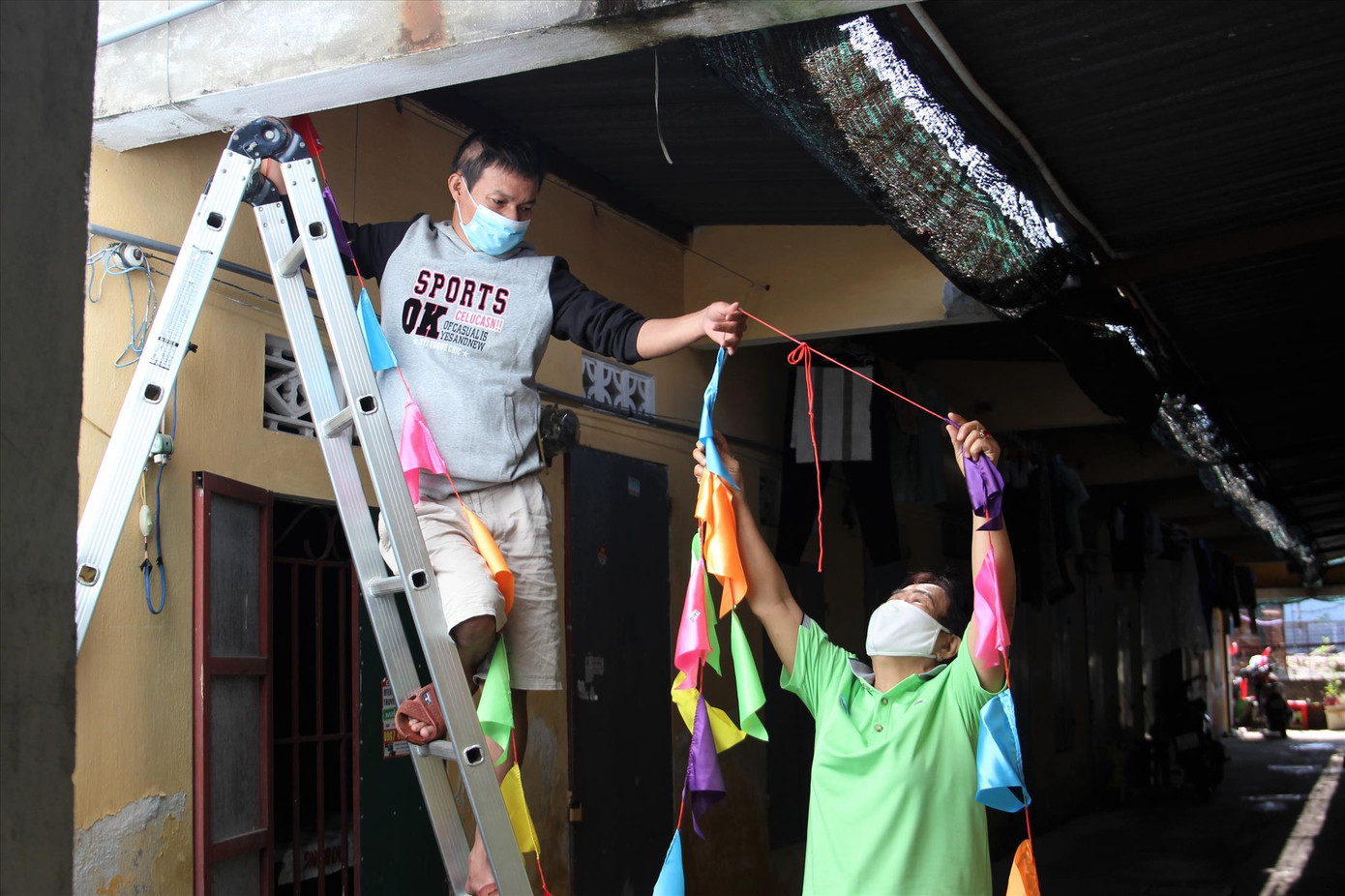 Gia đình bà Vũ Thị Nhu trang trí các dãy phòng trọ để công nhân, người lao động thuê trọ ấm lòng dịp Tết Gia đình bà Vũ Thị Nhu trang trí các dãy phòng trọ để công nhân, người lao động thuê trọ ấm lòng dịp Tết