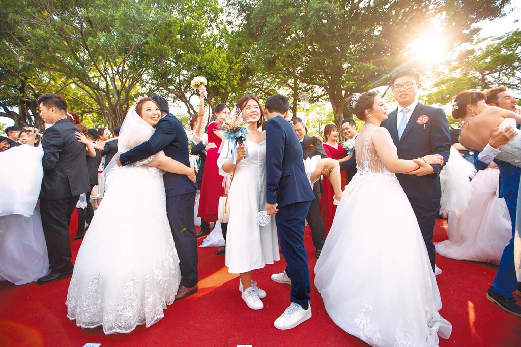 Một đám cưới tập thể do chính phủ Hàn Quốc tài trợ