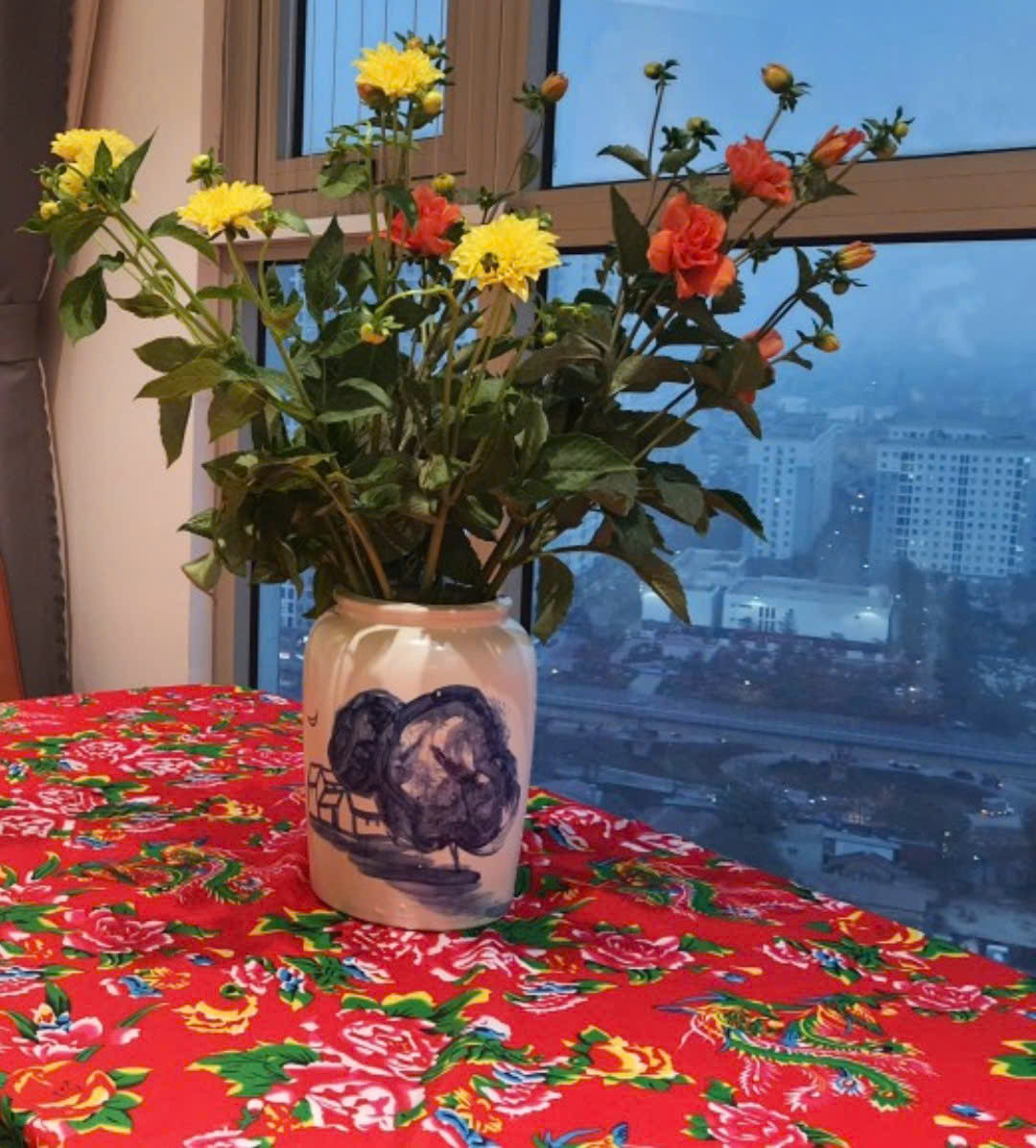 Họa tiết chăn con công vẫn “cháy”