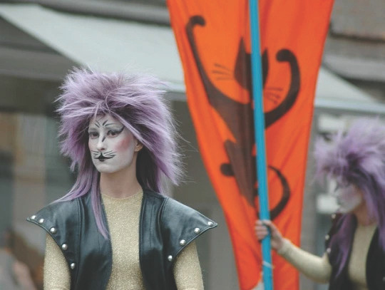 Một người tham gia lễ hội Kattenstoet