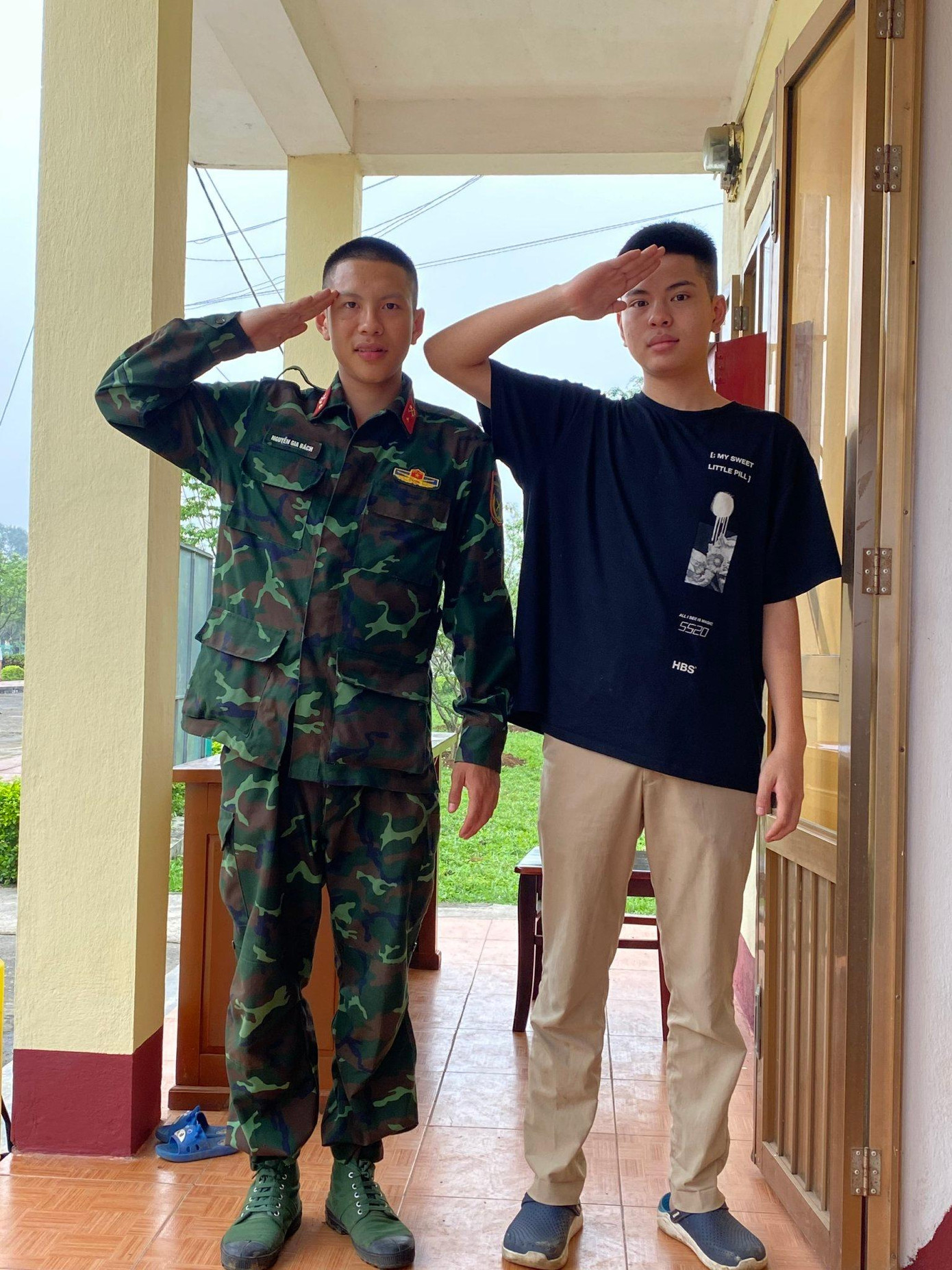 Hai anh em: Nguyễn Gia Bách và Nguyễn Khoa Bằng (bên phải) Hai anh em: Nguyễn Gia Bách và Nguyễn Khoa Bằng (bên phải)