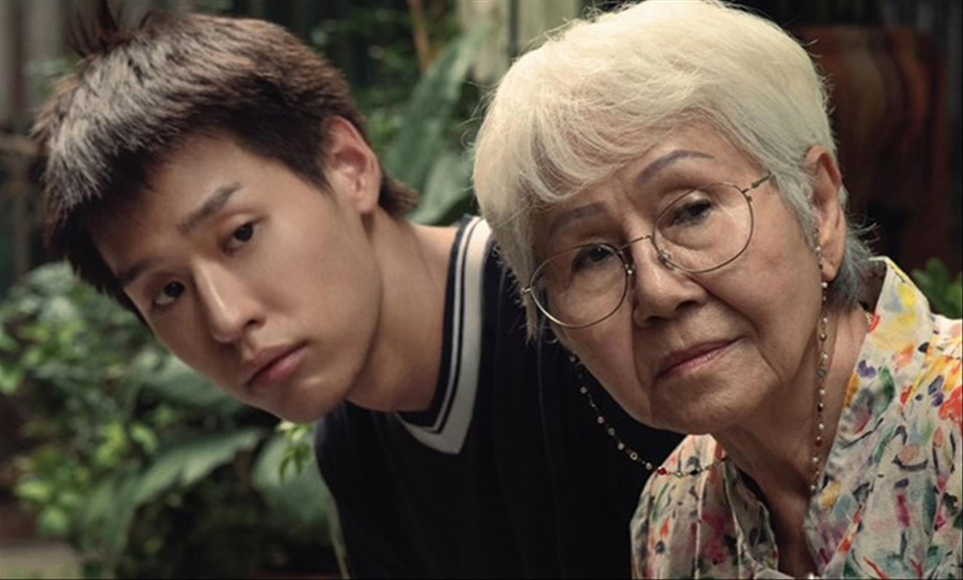 Bà ngoại là vai đầu tay của nữ diễn viên 78 tuổi Usha Seamkhum Bà ngoại là vai đầu tay của nữ diễn viên 78 tuổi Usha Seamkhum