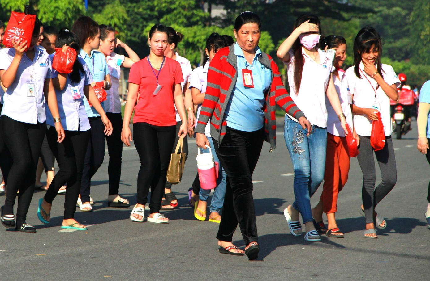 Người lao động ở Bình Dương mong mỏi được an cư lạc nghiệp Ảnh: HƯƠNG CHI Người lao động ở Bình Dương mong mỏi được an cư lạc nghiệp Ảnh: HƯƠNG CHI