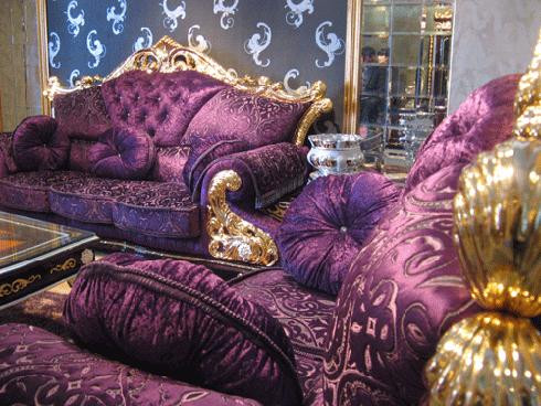 Bộ bàn ghế dát vàng 24k có giá bán trên 1 tỷ đồng