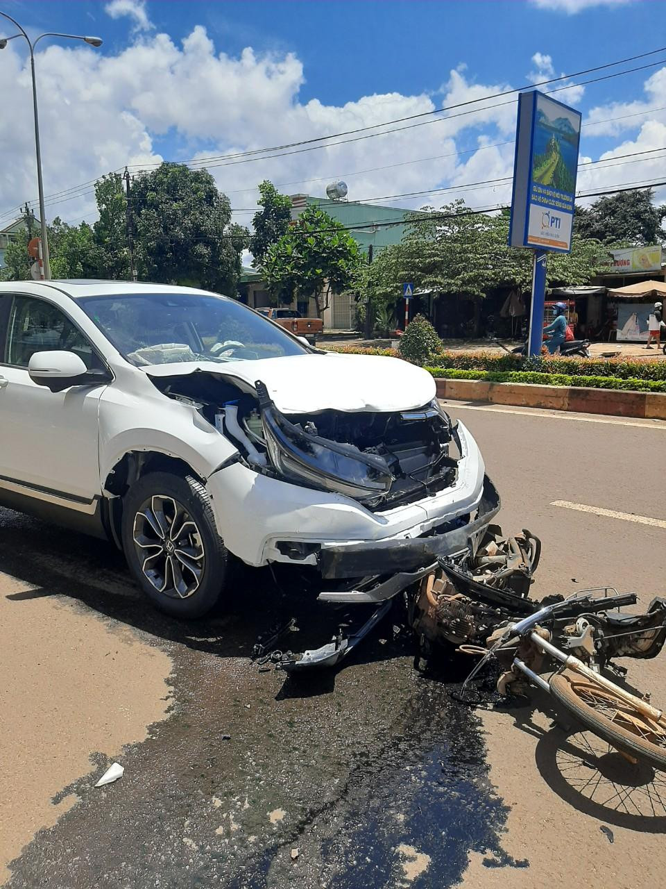 Chiếc ô tô gây tai nạn vừa xuất xưởng, chưa có biển số