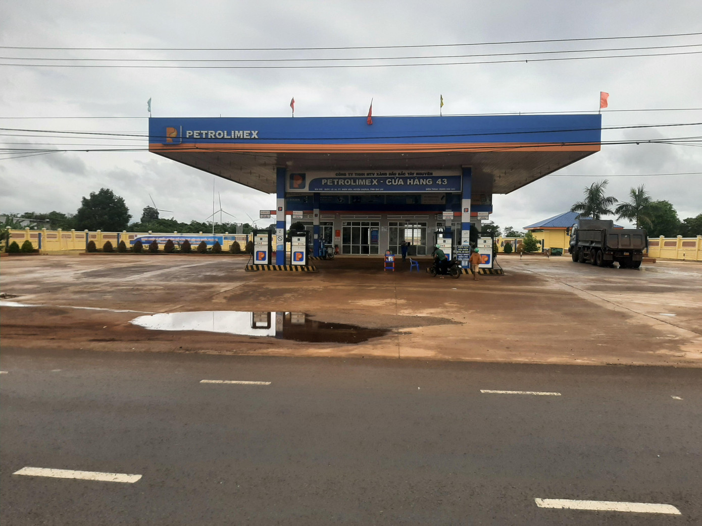 Khu đất 3.000m2 trong đó có 1.500m2 đất lúa giờ đã được xây Trạm xăng dầu