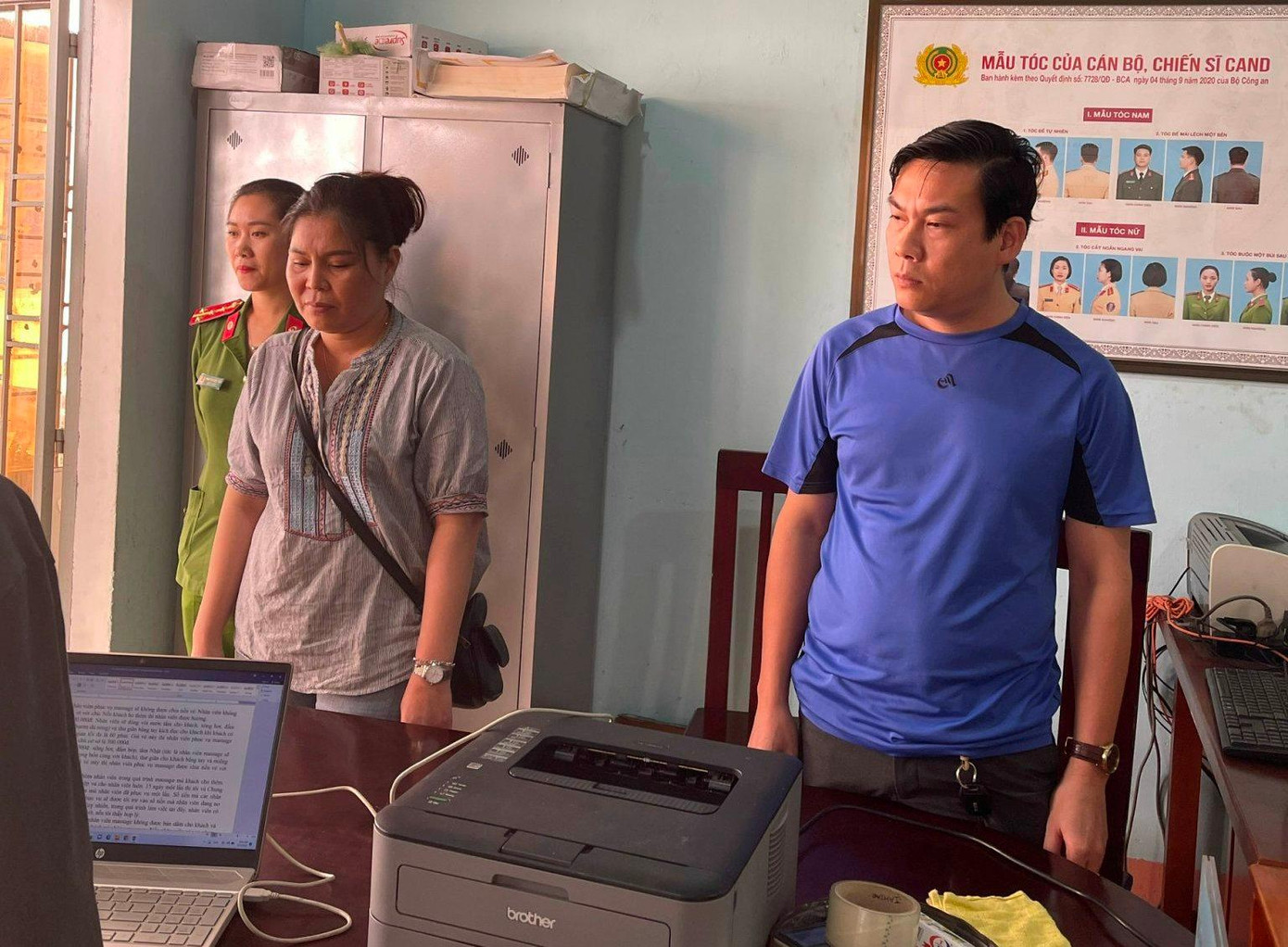 Trịnh Thị Mai (bìa trái) và Trần Minh Chung bị công an tỉnh bắt giữ trong đường dây mua bán người.