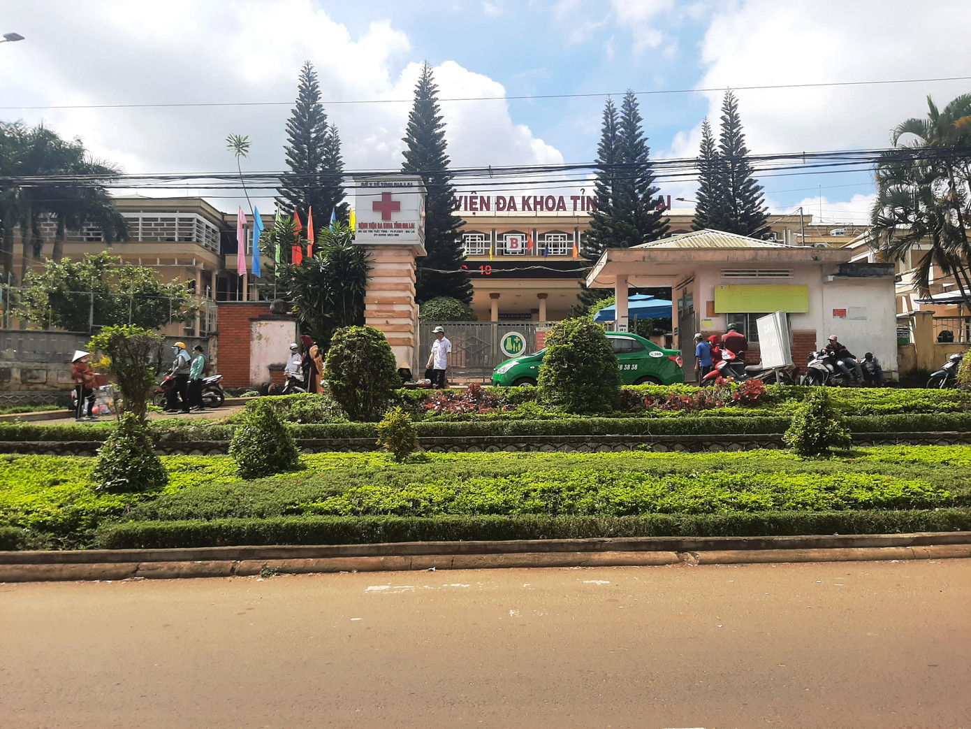 Bệnh viện Đa khoa Gia Lai mua máy thở chênh lệch giá hơn 600 triệu đồng