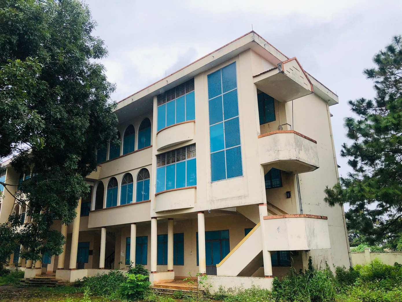 Trụ sở Trường Cao đẳng nghề (cũ) được cải tạo nhưng không đưa vào sử dụng gây lãng phí ngân sách Trụ sở Trường Cao đẳng nghề (cũ) được cải tạo nhưng không đưa vào sử dụng gây lãng phí ngân sách