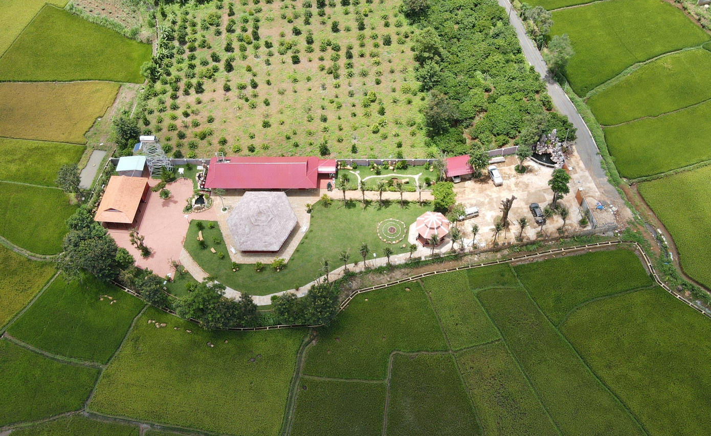 "Biệt phủ" nằm trên đất nông nghiệp của ông Khanh.