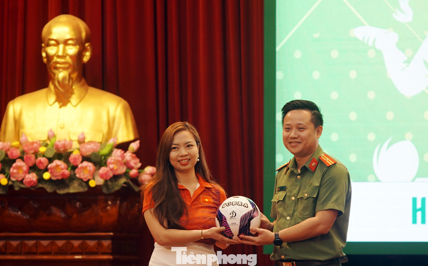 Quả bóng chính thức sử dụng trong giải đấu.