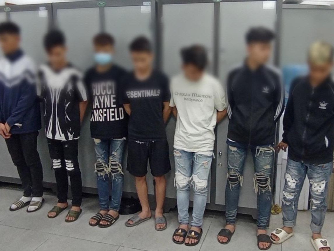 Nhóm đối tượng tại cơ quan công an.