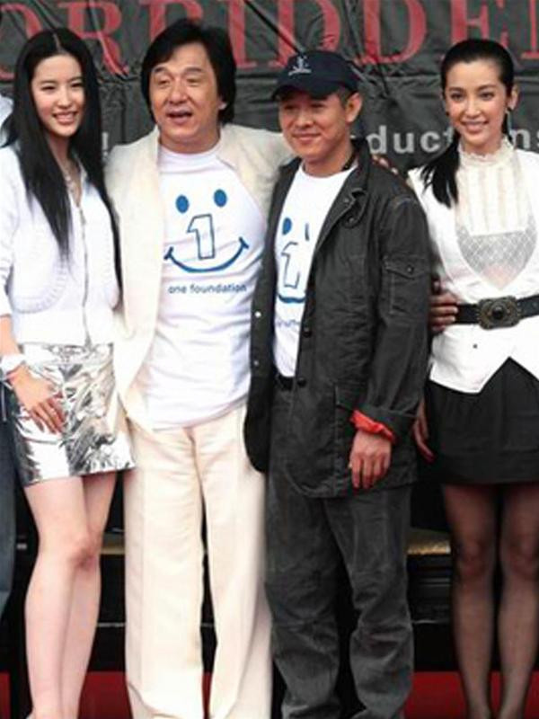 Thành Long và Lý Liên Kiệt trong “Vua Kungfu” Thành Long và Lý Liên Kiệt trong “Vua Kungfu”