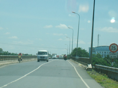 Cầu La Ngà tải trọng 25 tấn, nhưng dự kiến phải cõng đoàn xe tải trọng 40 tấn của KTV