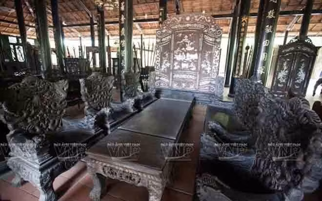 Những bộ bàn ghế độc, lạ ở Việt Nam ảnh 2