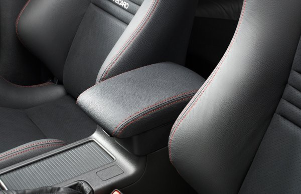 Làm sao để tránh bị trộm đập cửa kính ôtô lấy đồ? ảnh 1