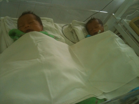 Hai đứa trẻ sơ sinh bị bỏ rơi tại bệnh viện