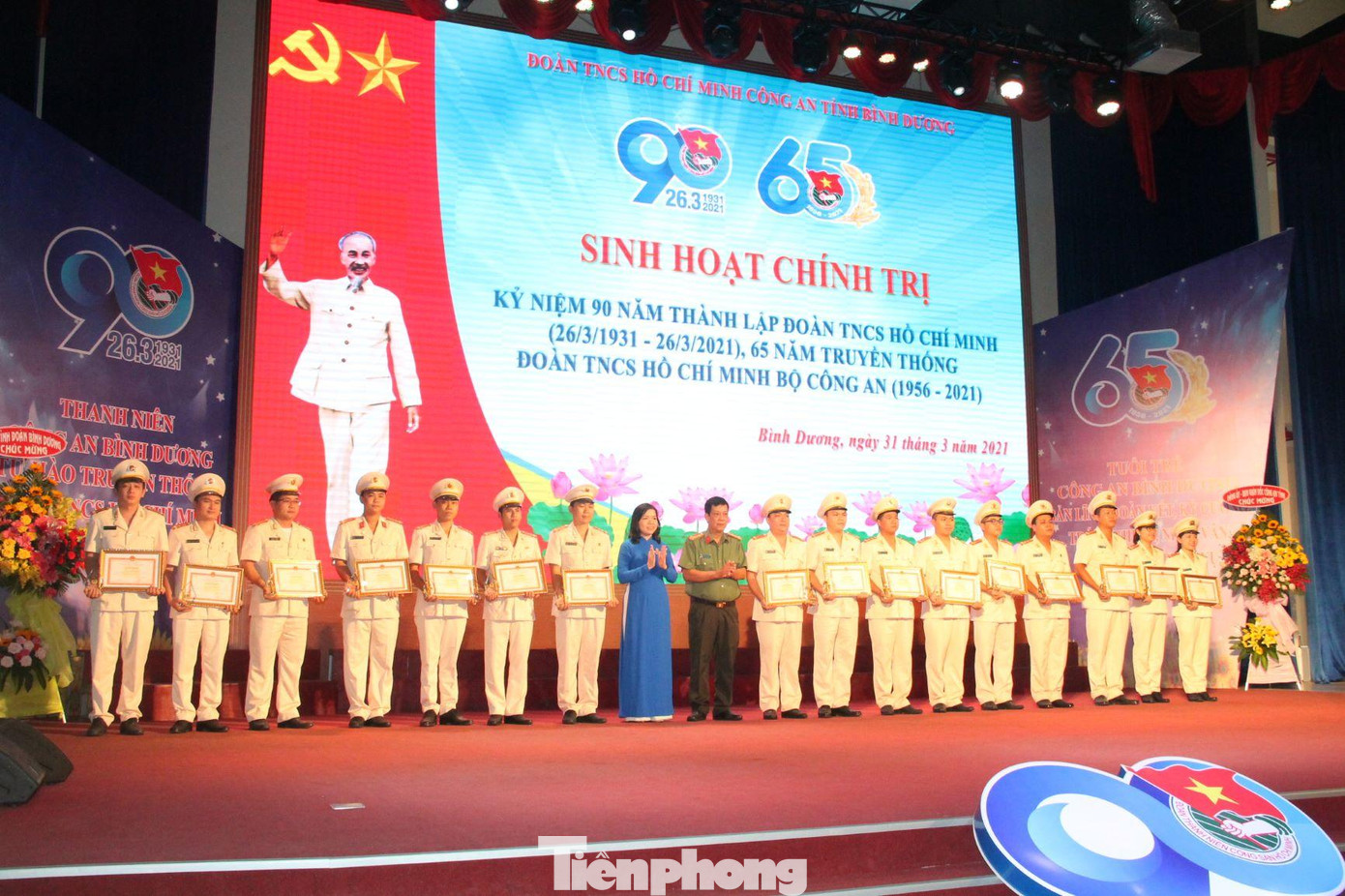 Cá nhân có thành tích xuất sắc trong phong trào Đoàn được khen thưởng