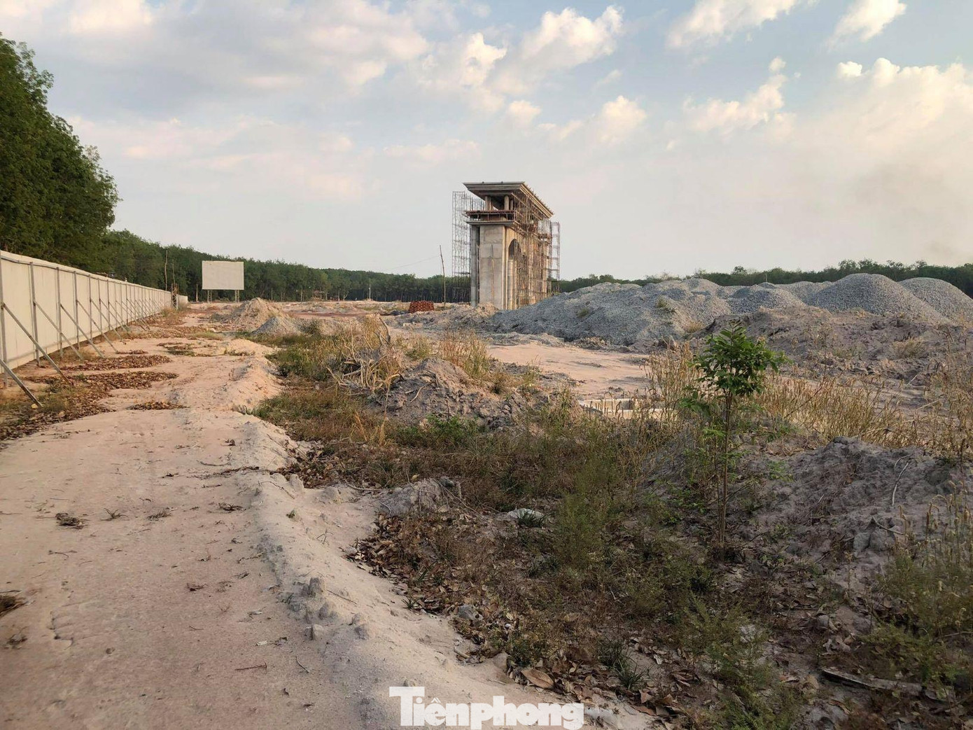 Bên trong dự án khu nhà ở nông thôn nhưng được đặt tên Khu đô thị An Phú Long Garden Bên trong dự án khu nhà ở nông thôn nhưng được đặt tên Khu đô thị An Phú Long Garden