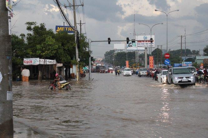 Cảnh báo triều cường đạt đỉnh trong những ngày tới Cảnh báo triều cường đạt đỉnh trong những ngày tới