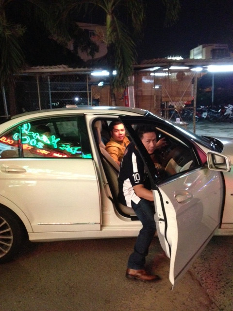 Anh lên xe đi về