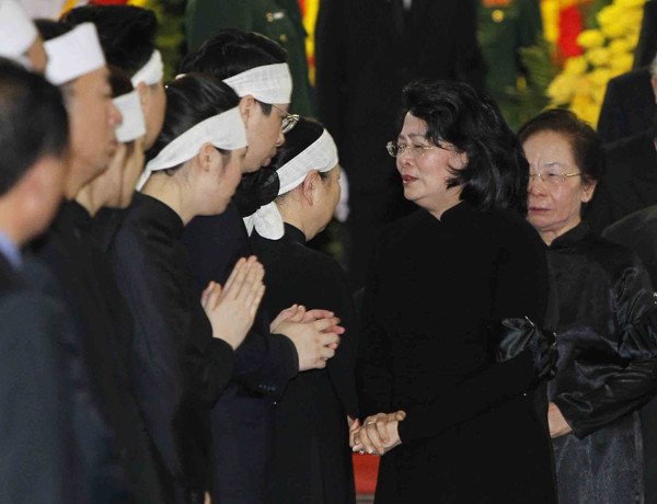 Cỗ linh xa đưa Chủ tịch nước Trần Đại Quang về quê nhà ảnh 78