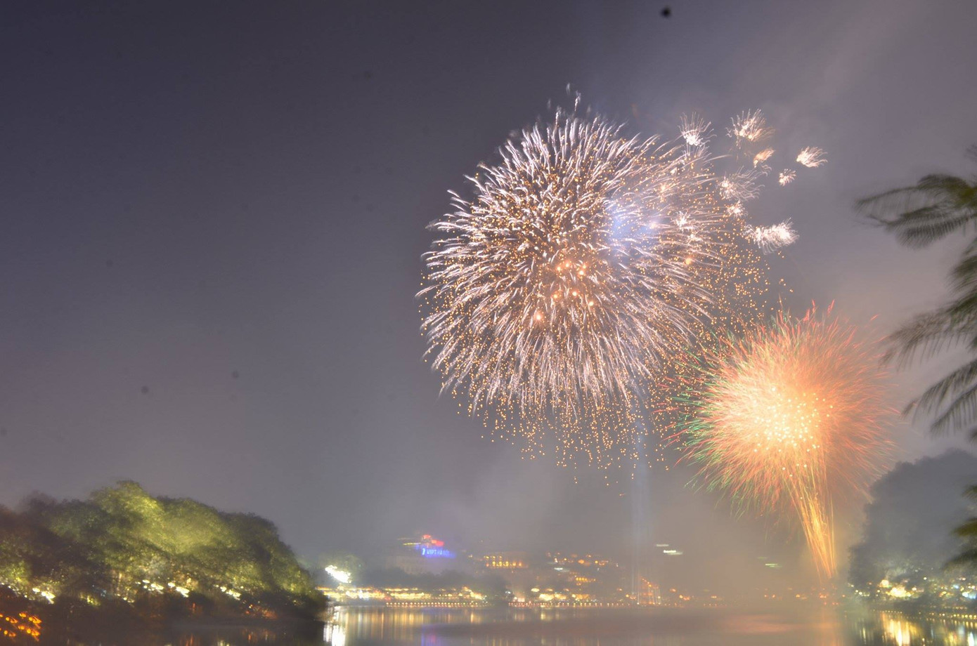 Cả nước tưng bừng đón năm mới Bính Thân 2016 ảnh 7