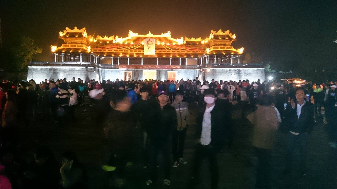 Cả nước tưng bừng đón năm mới Bính Thân 2016 ảnh 23