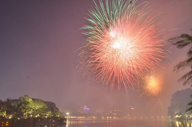 Cả nước tưng bừng đón năm mới Bính Thân 2016 ảnh 10