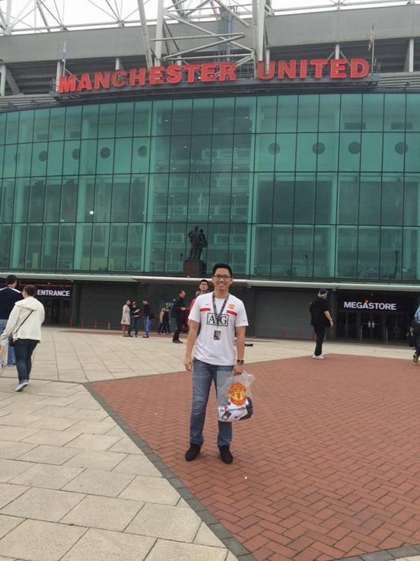 Chàng trai Việt làm việc tại 'thánh địa' Old Trafford của MU ảnh 1