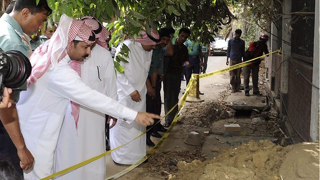 Cơ quan chức năng Bangladesh và Ảrập Xêút đang điều tra vụ việc. Ảnh: AP. Cơ quan chức năng Bangladesh và Ảrập Xêút đang điều tra vụ việc. Ảnh: AP