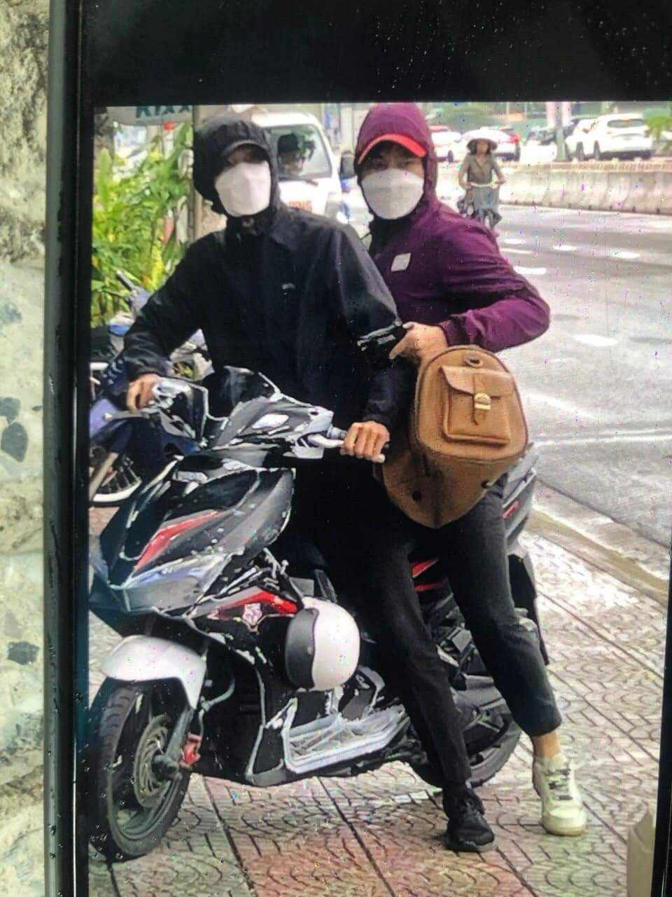 Hai nghi phạm trước thời điểm bị bắt giữ.