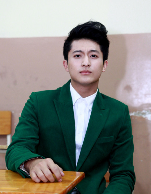 Hotboy Harry Lu bảnh bao, lịch lãm