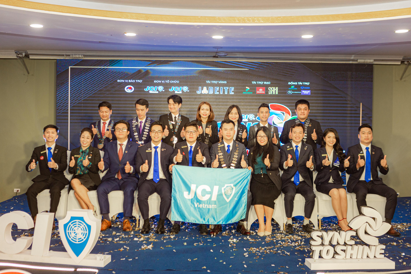 Ban điều hành JCI Việt Nam hứa hẹn sẽ mang dấu ấn của một nhiệm kỳ đầy tính gắn kết, đồng bộ, lan tỏa được tinh thần phụng sự xã hội đến cộng đồng xung quanh. Ban điều hành JCI Việt Nam hứa hẹn sẽ mang dấu ấn của một nhiệm kỳ đầy tính gắn kết, đồng bộ, lan tỏa được tinh thần phụng sự xã hội đến cộng đồng xung quanh.