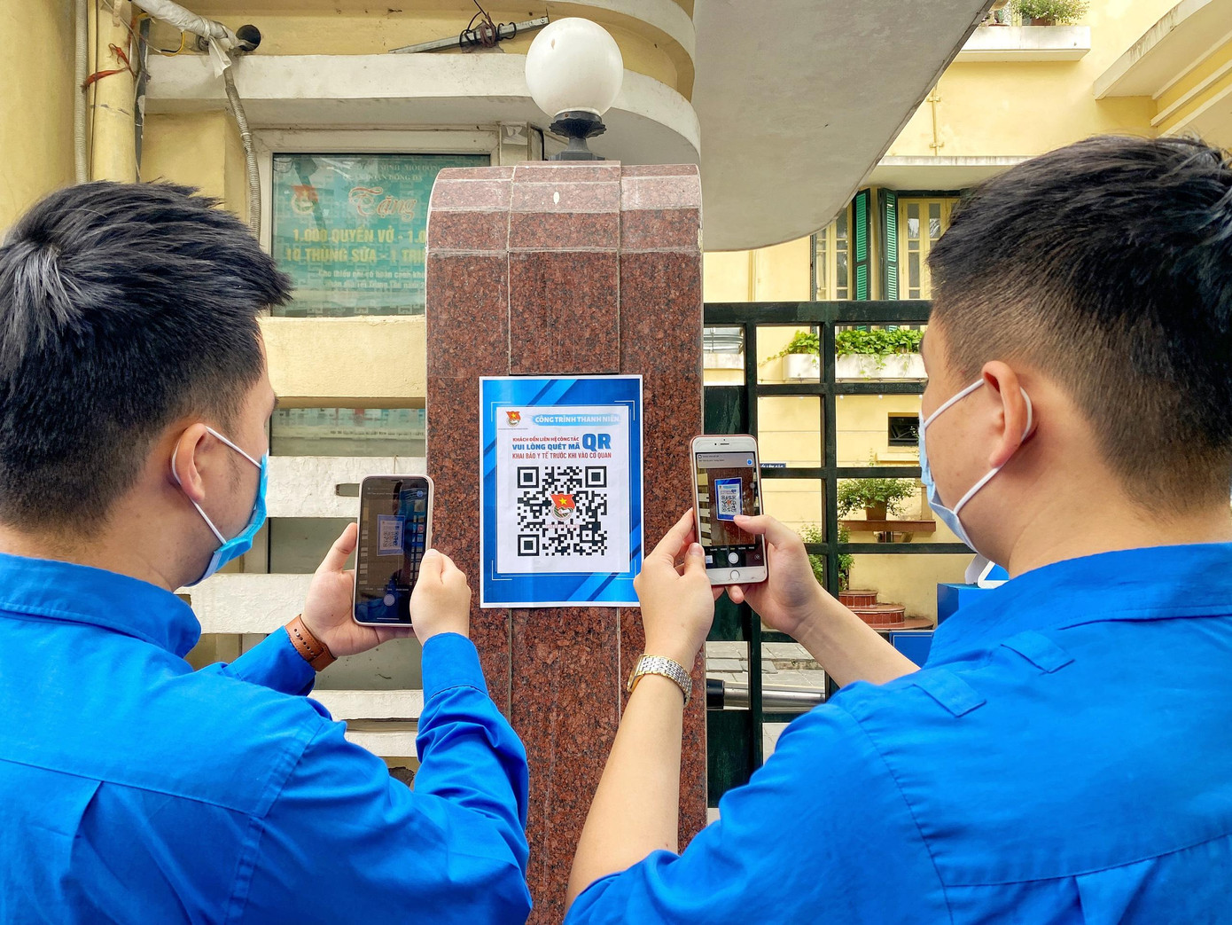 Mã QRcode gắn với các slogan tuyên truyền