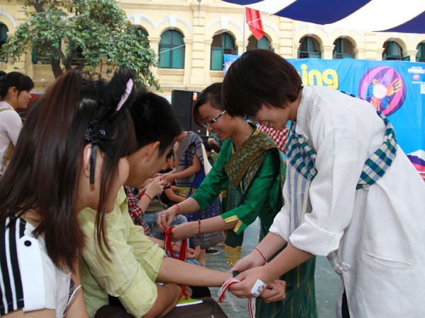 Buộc chỉ cổ tay của nước Lào