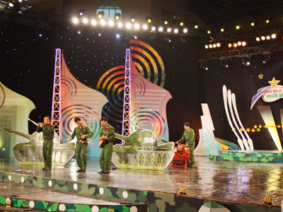 Ban nhạc lính tăng biểu diễn trong chương trình Chúng tôi là chiến sỹ. Ảnh: Tiến Mùa. Ban nhạc lính tăng biểu diễn trong chương trình Chúng tôi là chiến sỹ Ảnh: Tiến Mùa