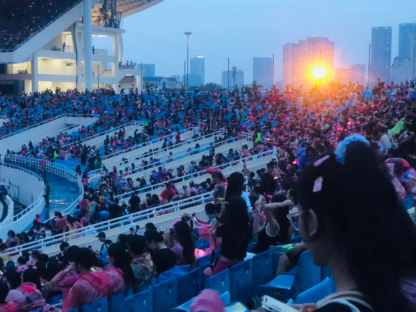 Người hâm mộ BlackPink ngày một đông đúc. Người hâm mộ BlackPink ngày một đông đúc.