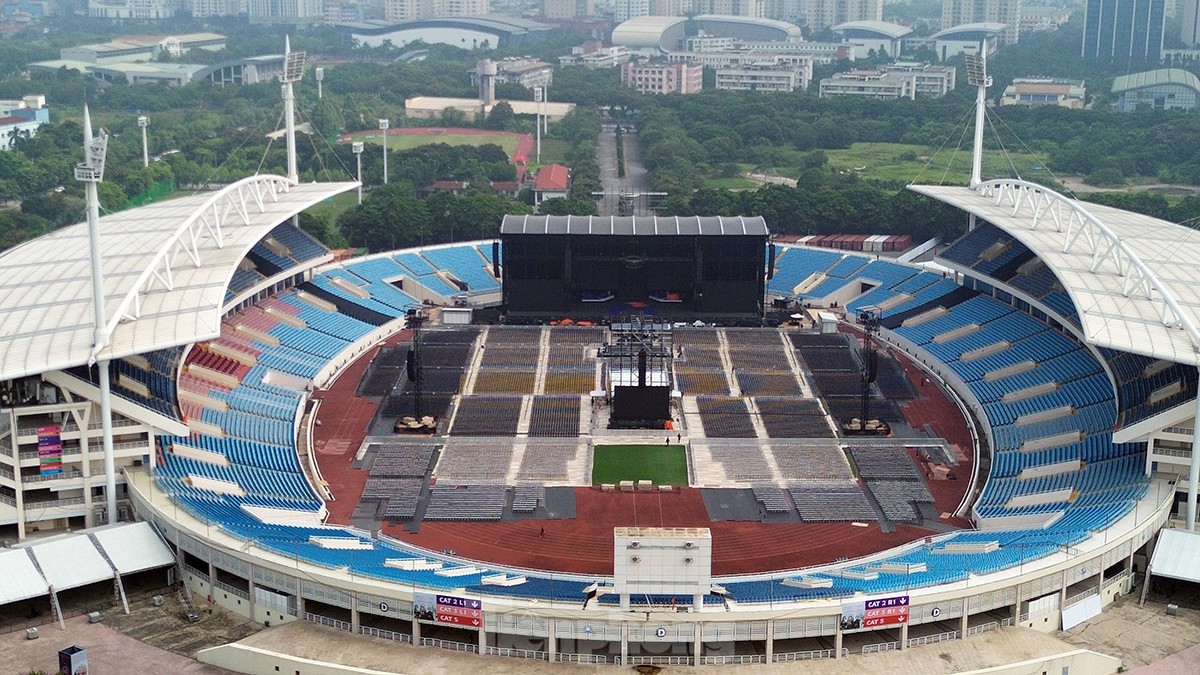 Sân khấu show BlackPink đã được hoàn thiện lắp đặt trước giờ biểu diễn chính thức vào tối 29/7. Sân khấu show BlackPink đã được hoàn thiện lắp đặt trước giờ biểu diễn chính thức vào tối 29/7.