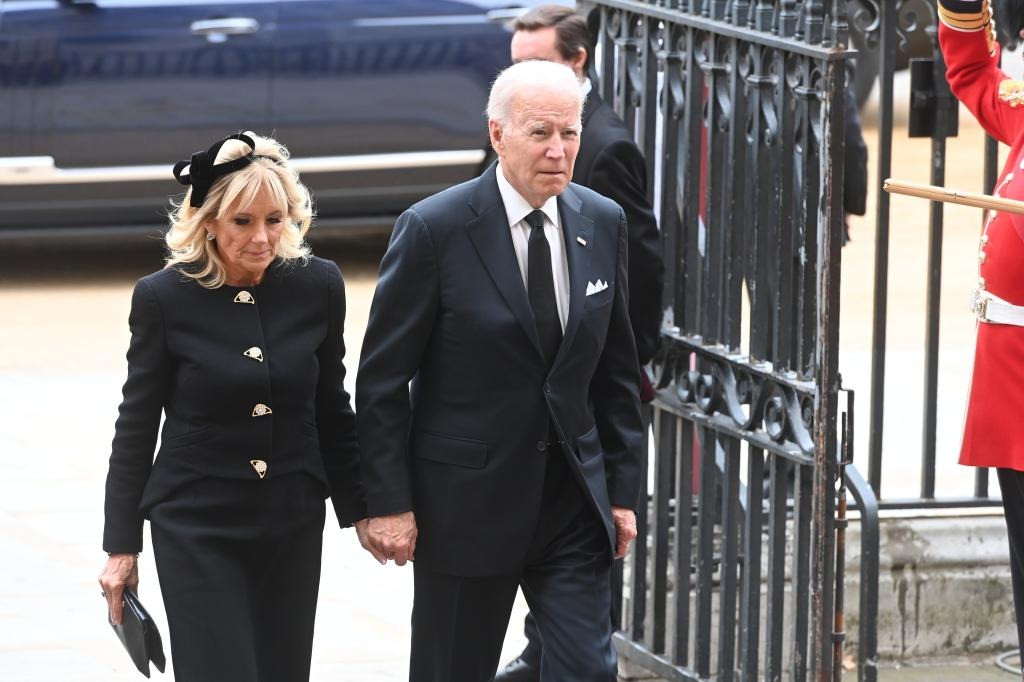 Tổng thống Mỹ Joe Biden và phu nhân tham dự tang lễ của Nữ hoàng Elizabeth II vào tháng 9/2022. Ảnh: Getty Images. Tổng thống Mỹ Joe Biden và phu nhân tham dự tang lễ của Nữ hoàng Elizabeth II vào tháng 9/2022. Ảnh: Getty Images.