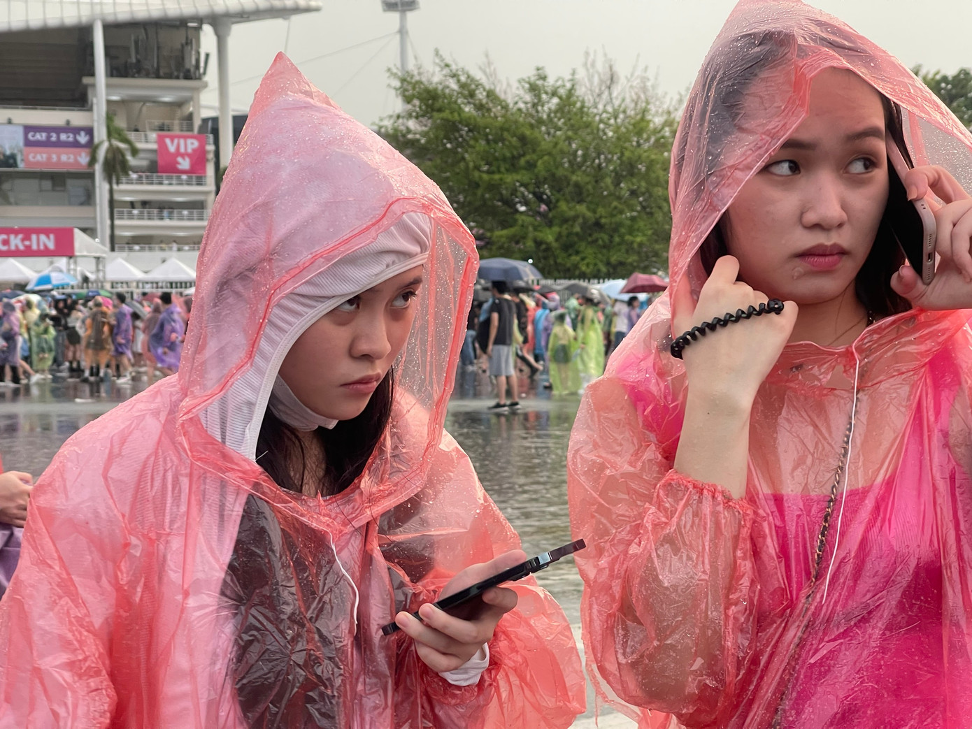 Tuy nhiên, không ít Blink khó chịu với thời tiết. Tuy nhiên, không ít Blink khó chịu với thời tiết.