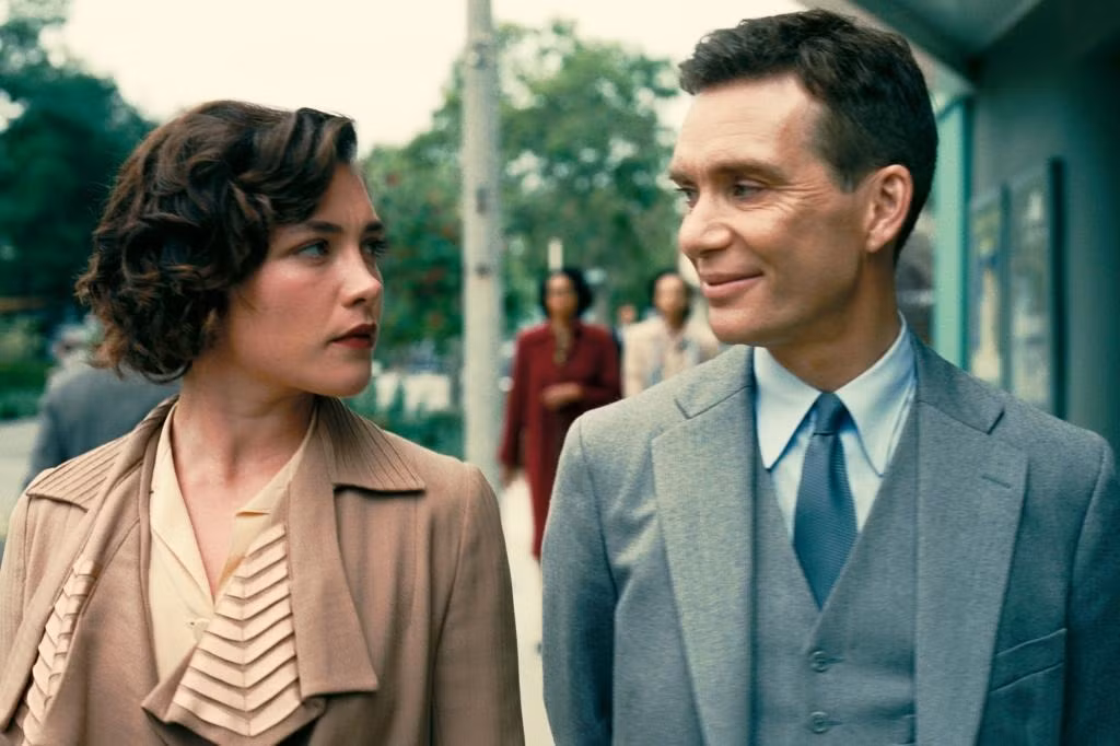 Murphy dành nhiều lời khen cho bạn diễn kém 20 tuổi. Ảnh: Universal Pictures.