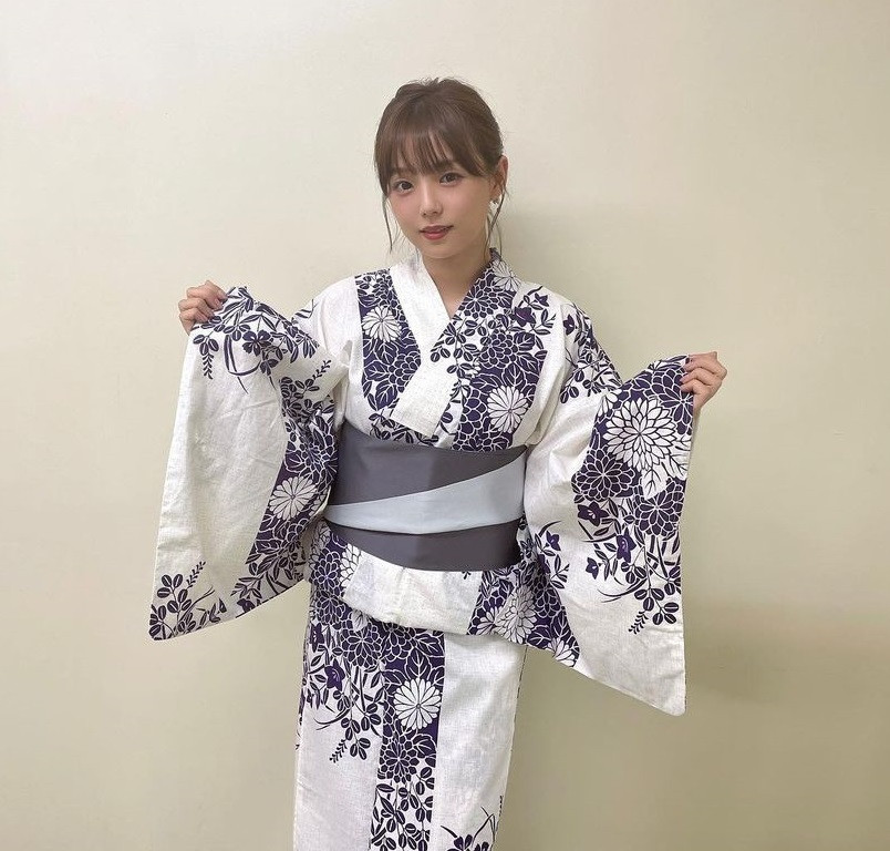 7 năm trôi qua, Ai Shinozaki không có thay đổi nhiều. Ở tuổi 31, cô vẫn giữ được gương mặt trẻ trung, đáng yêu như nữ sinh.